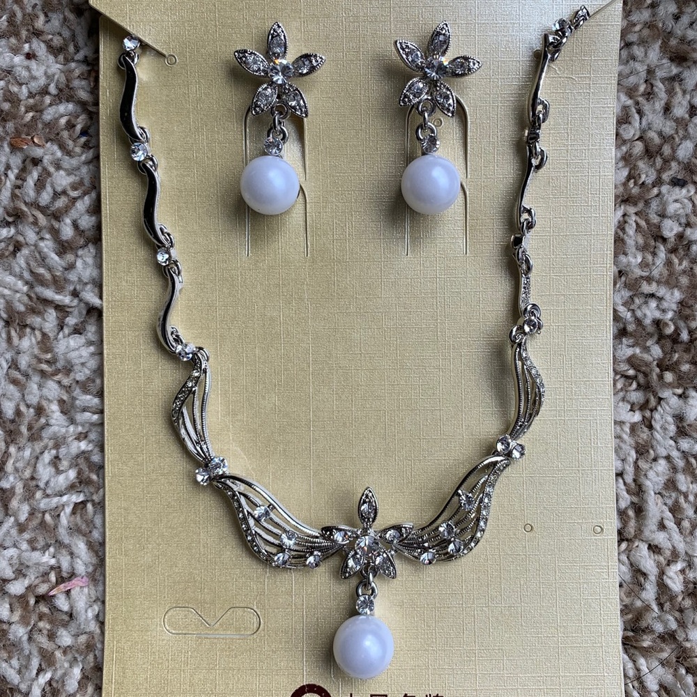Elegant Necklace Set